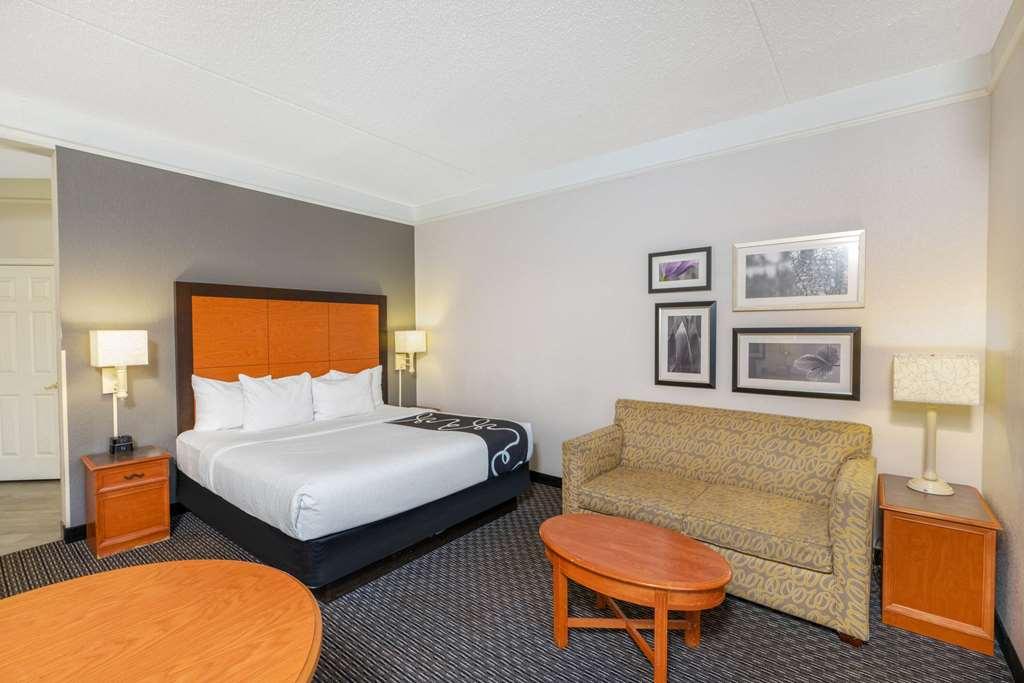 La Quinta By Wyndham Pueblo Otel Oda fotoğraf